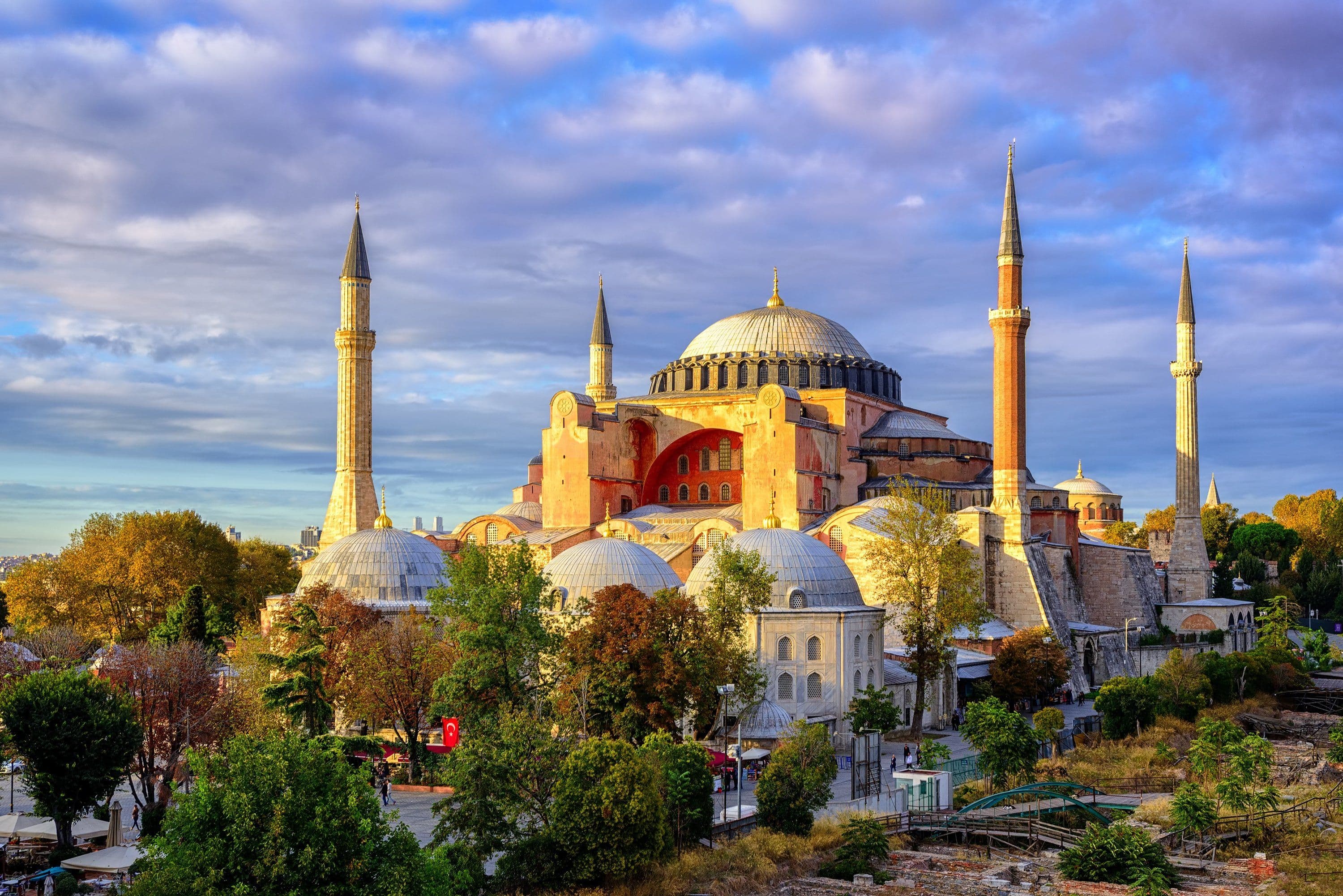 Exploring the Soul of Turkey: The Most Beautiful Mosques and Temples